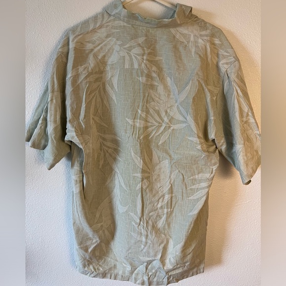 Men’s button up tee shirt - Picture 2 of 3